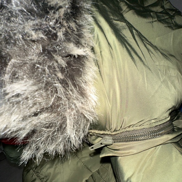 Green puffer coat with removable hood - Picture 5 of 6